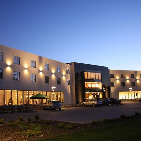 Hotel Hi-Fi Spa Новы-Томысль Экстерьер фото