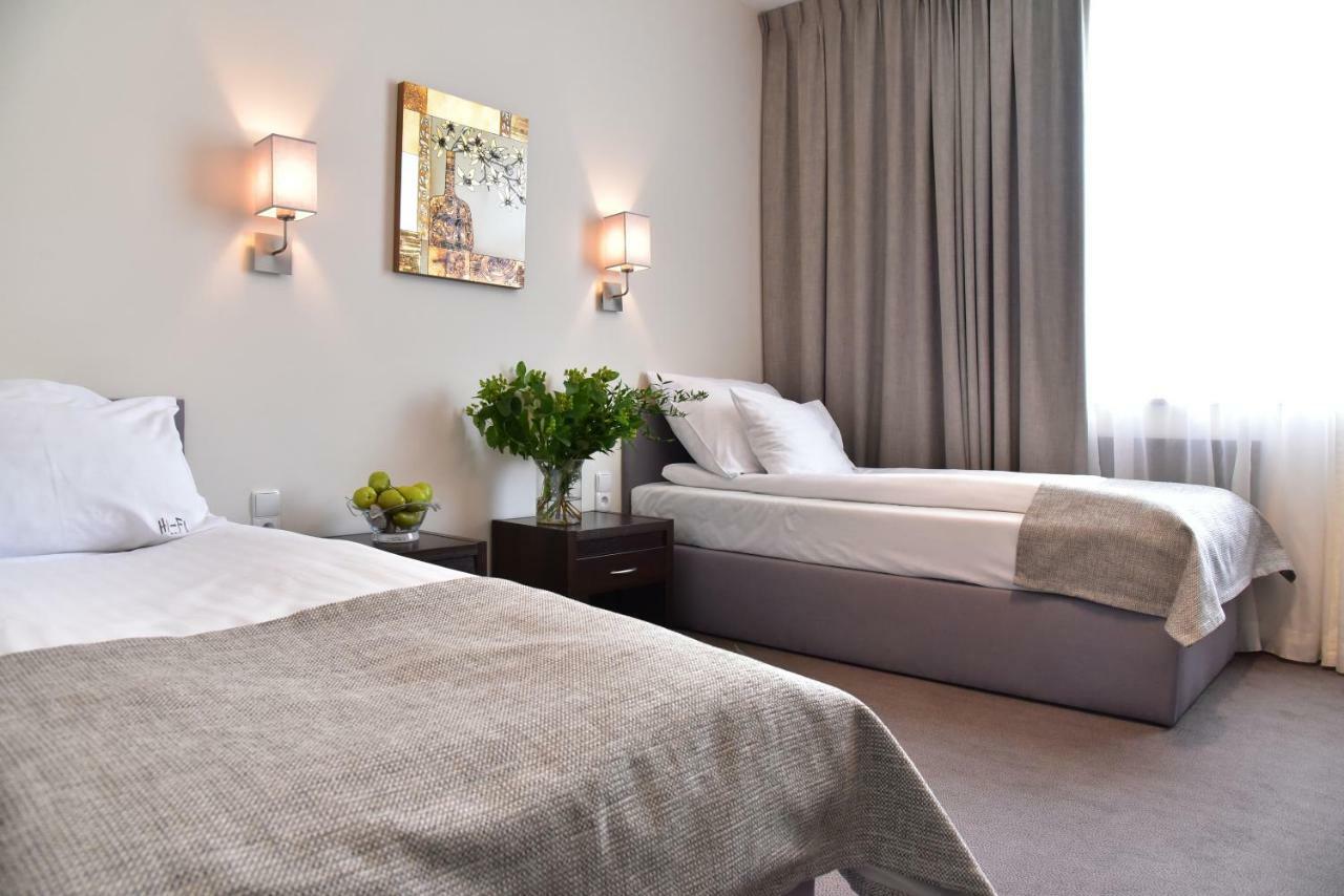 Hotel Hi-Fi Spa Новы-Томысль Экстерьер фото